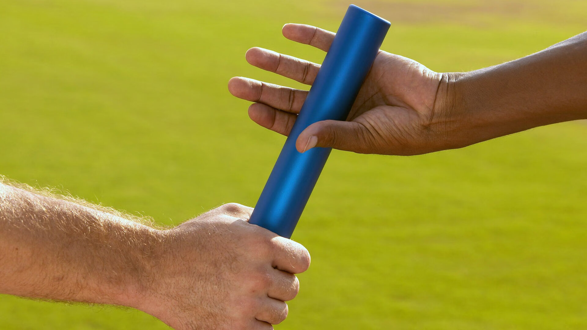 Kering-混合接力赛道上 美国队实力碾压对手，混合接力比赛